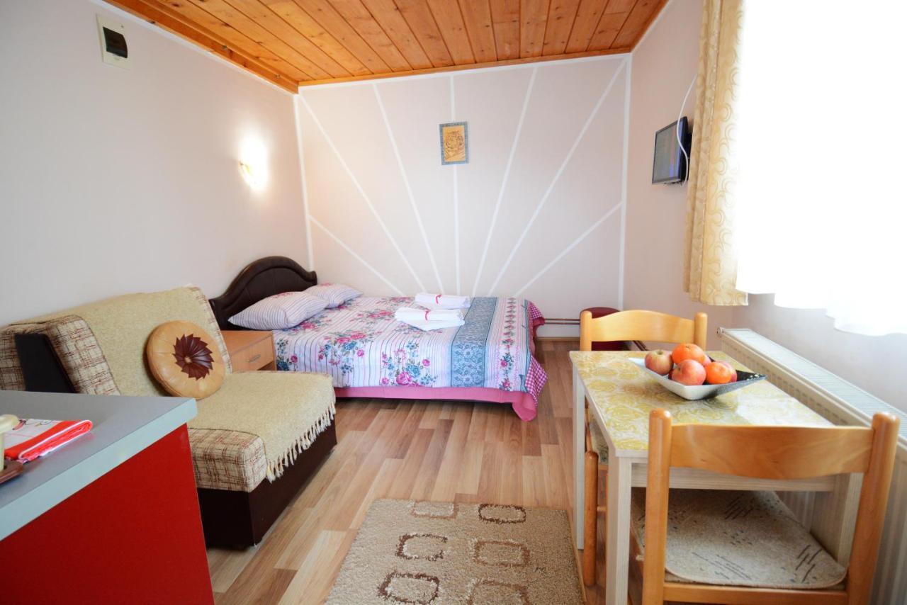 Apartment Jeca *